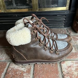Sorel Harlow Cozy Leather Bootie’s